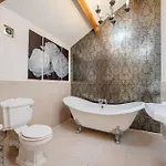 Amazing Country Retreat, Hot Tub Дом отдыха