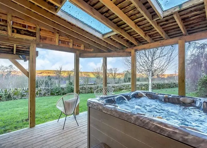 Amazing Country Retreat, Hot Tub